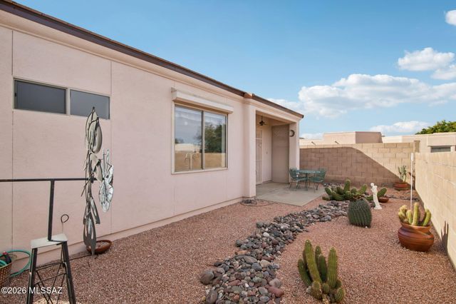 7387 E Placita Luz De La Luna, Tucson, AZ 85715