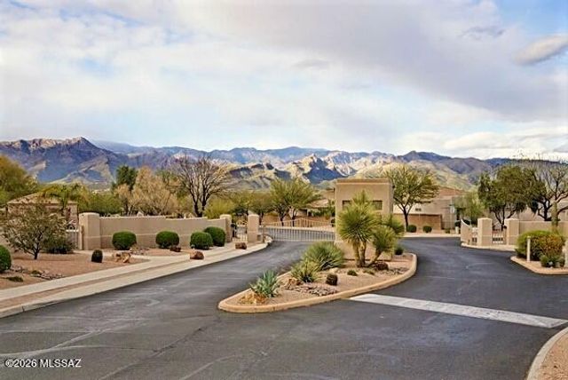 7387 E Placita Luz De La Luna, Tucson, AZ 85715