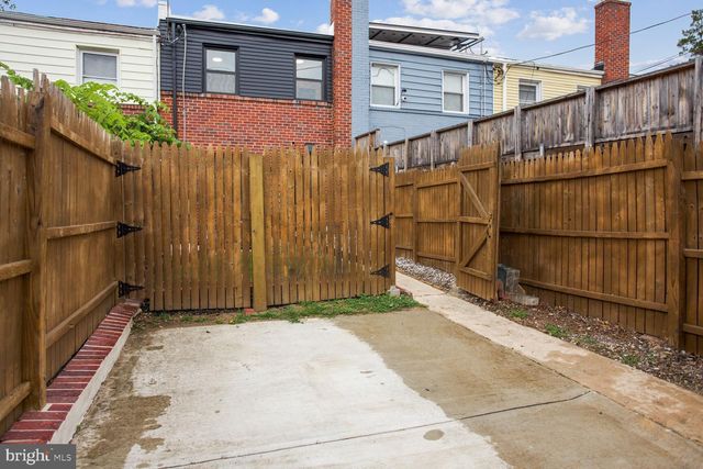 323 34TH ST NE, Washington, DC 20019