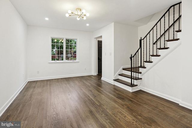 323 34TH ST NE, Washington, DC 20019