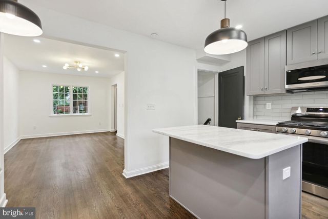 323 34TH ST NE, Washington, DC 20019