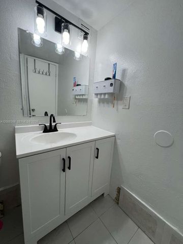 4550 NW 9th Street 606E, Miami, FL 33126