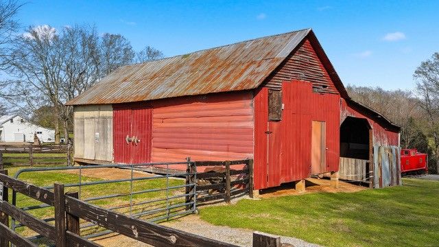 2820 Lockertsville Rd, Ashland City, TN 37015
