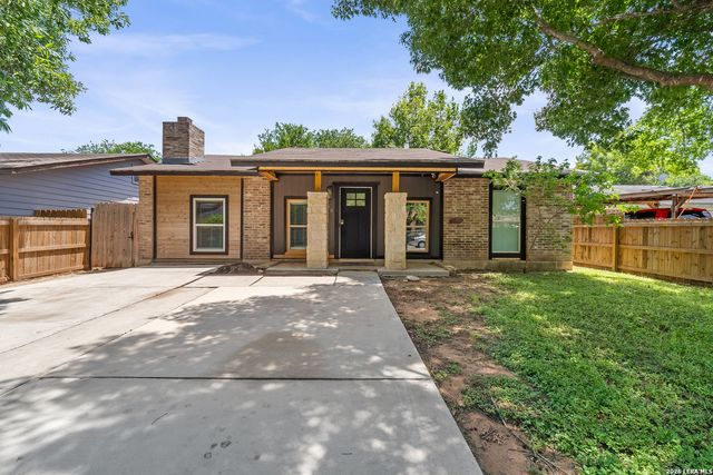 6750 PARADISE OAK DR, San Antonio, TX 78227