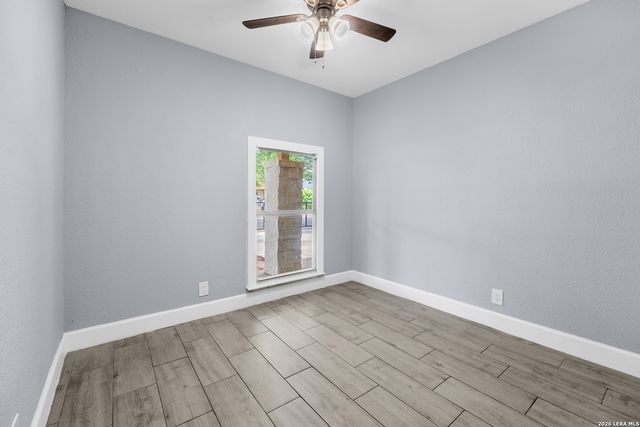 6750 PARADISE OAK DR, San Antonio, TX 78227