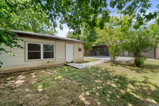 6750 PARADISE OAK DR, San Antonio, TX 78227