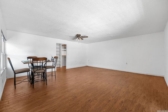 6750 PARADISE OAK DR, San Antonio, TX 78227