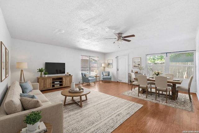 6750 PARADISE OAK DR, San Antonio, TX 78227