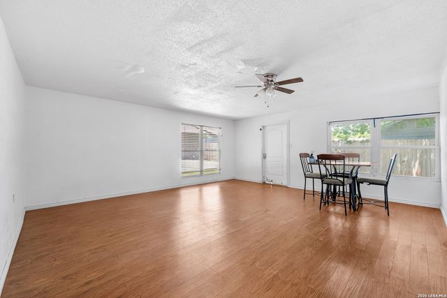6750 PARADISE OAK DR, San Antonio, TX 78227