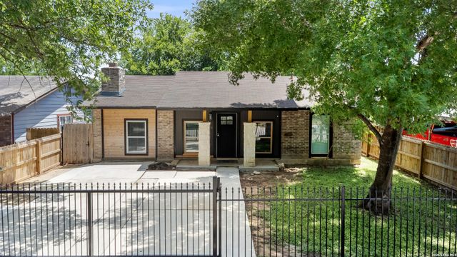 6750 PARADISE OAK DR, San Antonio, TX 78227