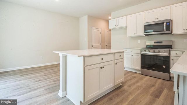 15 BOBSTAY RD, Barnegat, NJ 08005