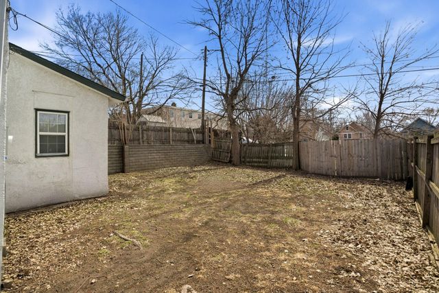 692 4th Street E, Saint Paul, MN 55106