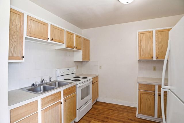 692 4th Street E, Saint Paul, MN 55106