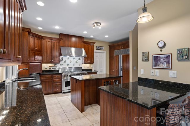 175 Overlook Drive, Flat Rock, NC 28731
