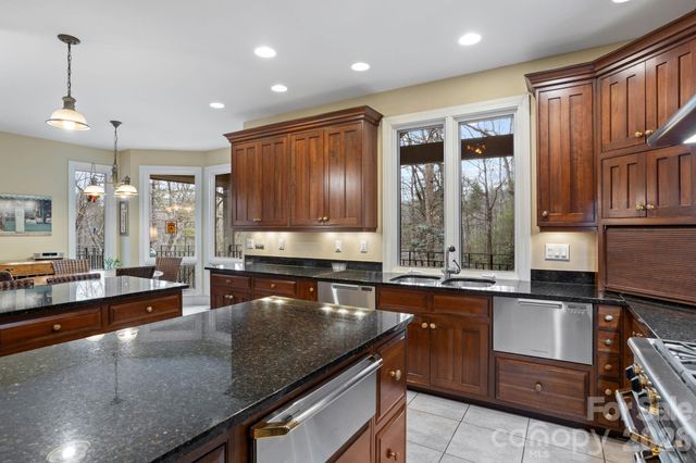 175 Overlook Drive, Flat Rock, NC 28731
