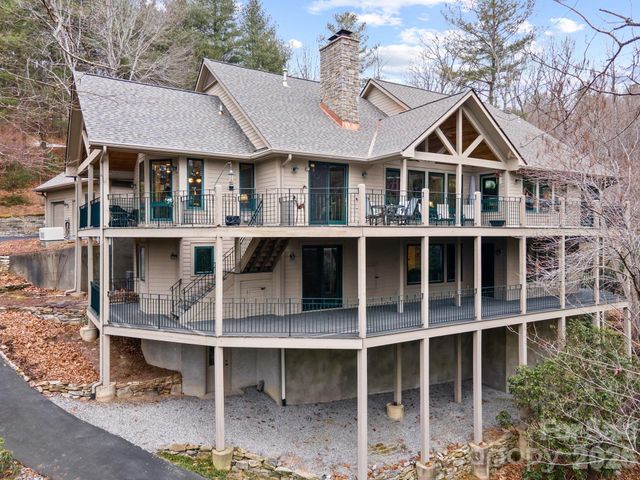 175 Overlook Drive, Flat Rock, NC 28731