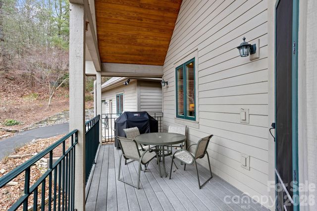 175 Overlook Drive, Flat Rock, NC 28731