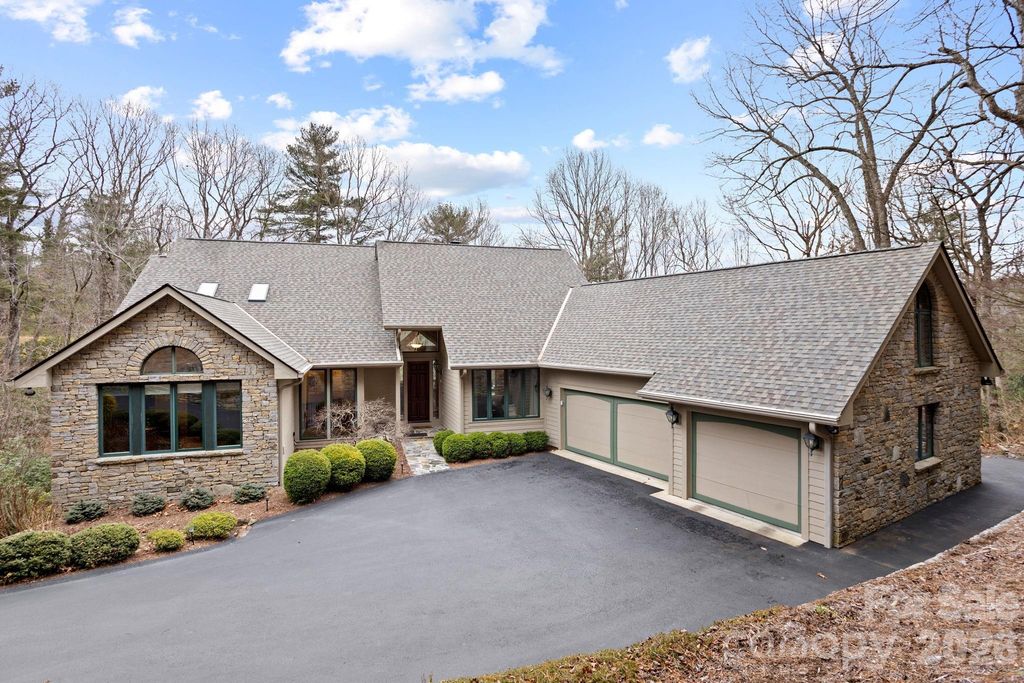 175 Overlook Drive, Flat Rock, NC 28731