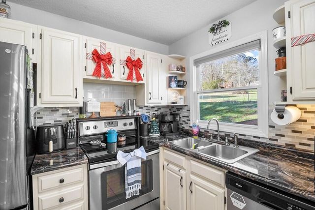 24 Alpine Pass, London, KY 40741