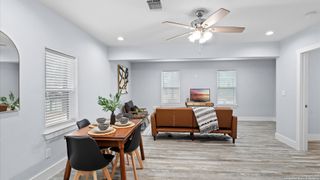 129 E TORREY ST, New Braunfels, TX 78130