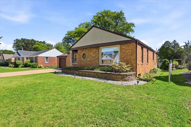 1019 REDWOOD DRIVE, Green Bay, WI 54304