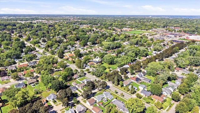 1019 REDWOOD DRIVE, Green Bay, WI 54304