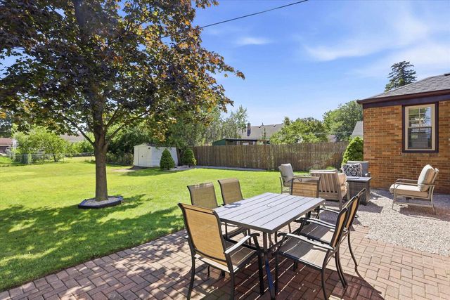 1019 REDWOOD DRIVE, Green Bay, WI 54304
