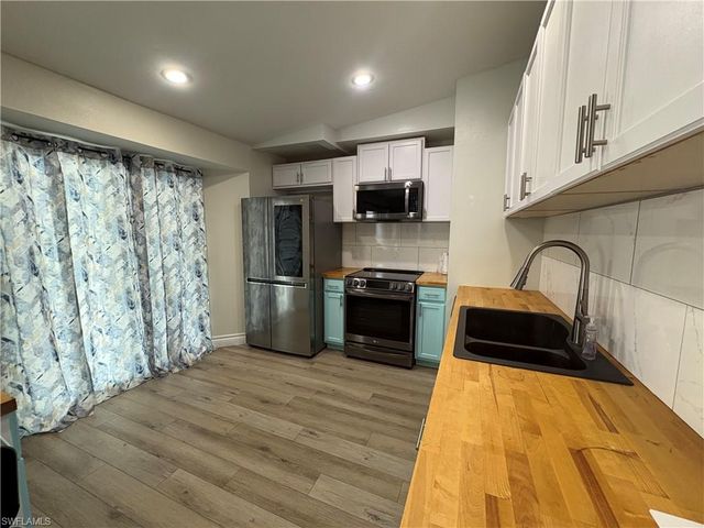 2734 NW 5th ST, Cape Coral, FL 33993