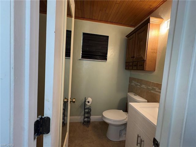 2734 NW 5th ST, Cape Coral, FL 33993