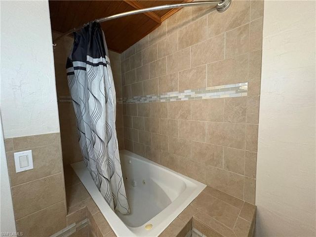 2734 NW 5th ST, Cape Coral, FL 33993