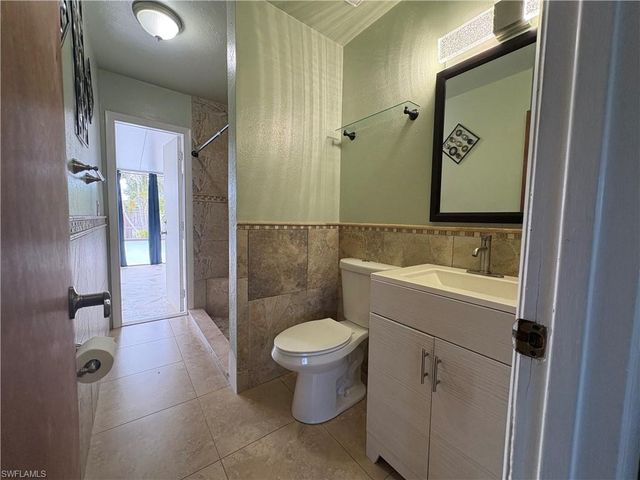 2734 NW 5th ST, Cape Coral, FL 33993