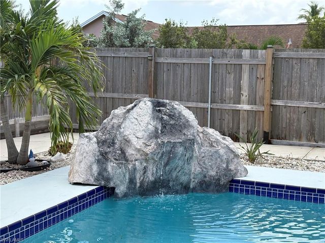 2734 NW 5th ST, Cape Coral, FL 33993