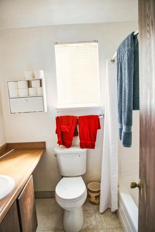 18998 N Lockewood Ln, Lockeford, CA 95237