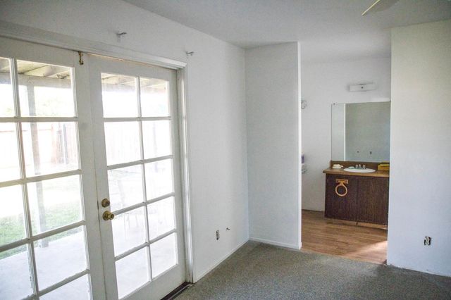 18998 N Lockewood Ln, Lockeford, CA 95237