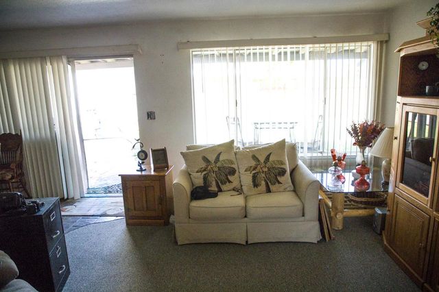 18998 N Lockewood Ln, Lockeford, CA 95237