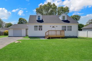 46 Rockledge Drive, Shirley, NY 11967