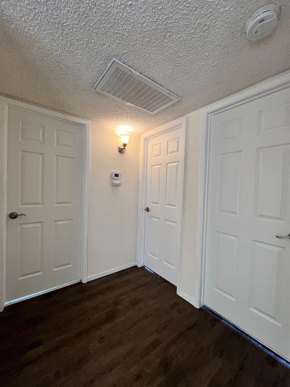 Image 5 of property listing at 4313 N Emerson Avenue # 202, Fresno, CA 93705