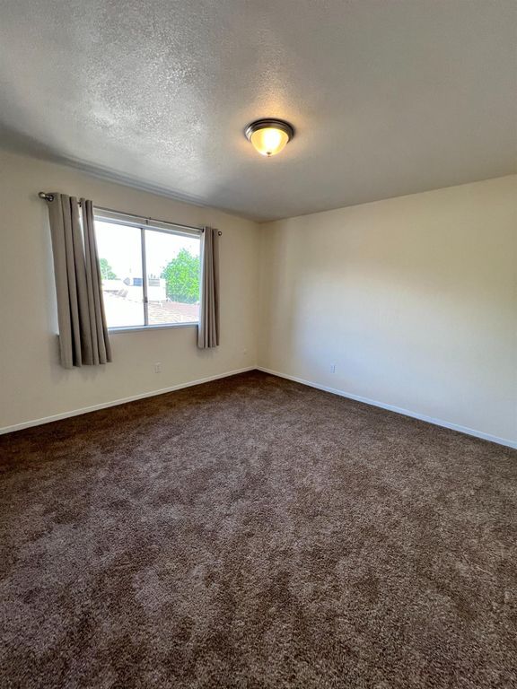 Image 6 of property listing at 4313 N Emerson Avenue # 202, Fresno, CA 93705