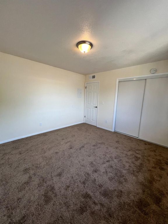 Image 7 of property listing at 4313 N Emerson Avenue # 202, Fresno, CA 93705