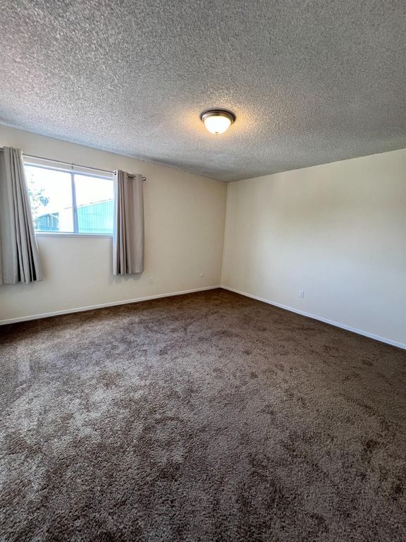 Image 9 of property listing at 4313 N Emerson Avenue # 202, Fresno, CA 93705