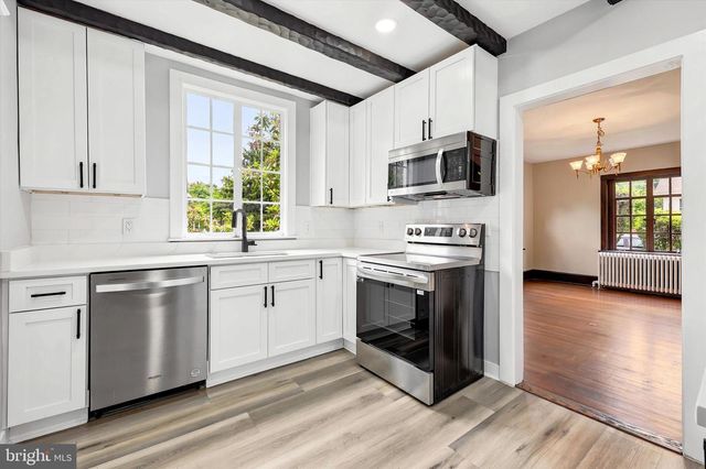 30 BARTRAM AVE, Mount Holly, NJ 08060