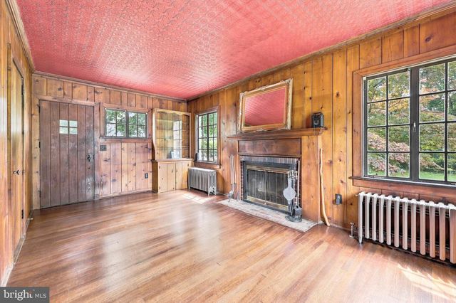 30 BARTRAM AVE, Mount Holly, NJ 08060