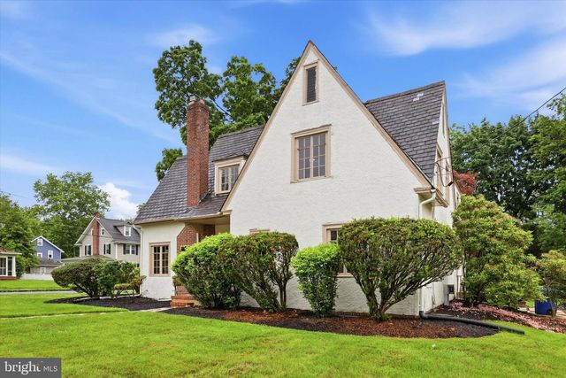 30 BARTRAM AVE, Mount Holly, NJ 08060