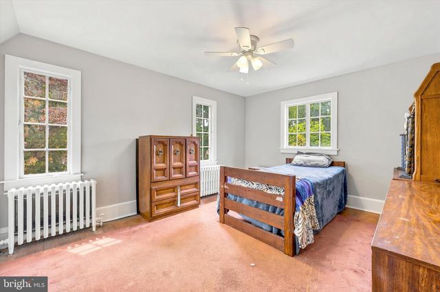 30 BARTRAM AVE, Mount Holly, NJ 08060