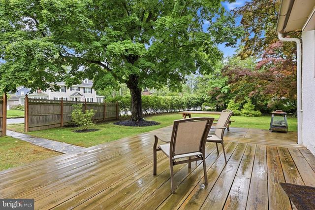 30 BARTRAM AVE, Mount Holly, NJ 08060