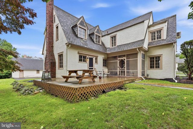 30 BARTRAM AVE, Mount Holly, NJ 08060