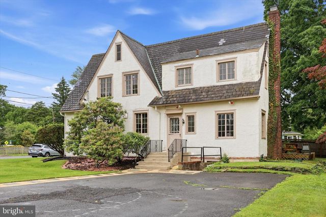 30 BARTRAM AVE, Mount Holly, NJ 08060