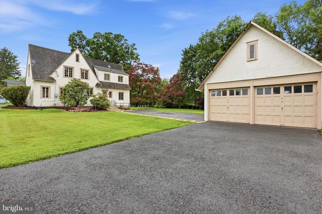 30 BARTRAM AVE, Mount Holly, NJ 08060