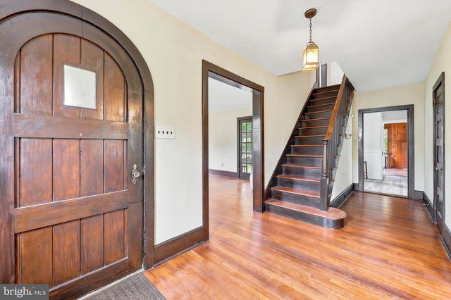 30 BARTRAM AVE, Mount Holly, NJ 08060