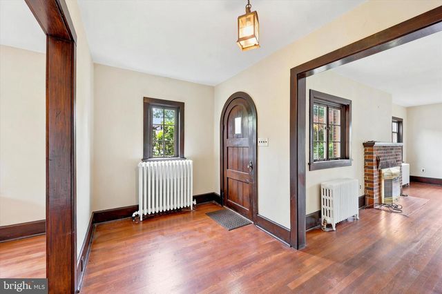 30 BARTRAM AVE, Mount Holly, NJ 08060